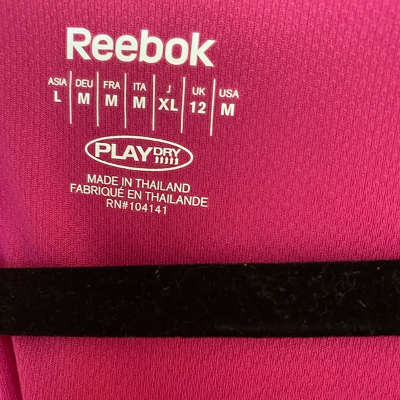 ⭕️SALE⭕️Reebok size medium pink shirt 👚 - Picture 3 of 7